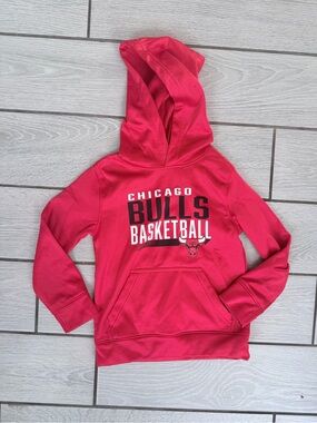 NBA Kids Red Chicago Bulls Pullover Hoodie-XS